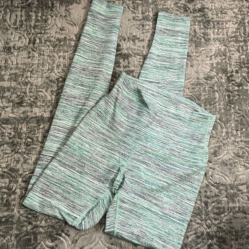 5/$25 🌟 Lululemon Wunder Under Leggings
